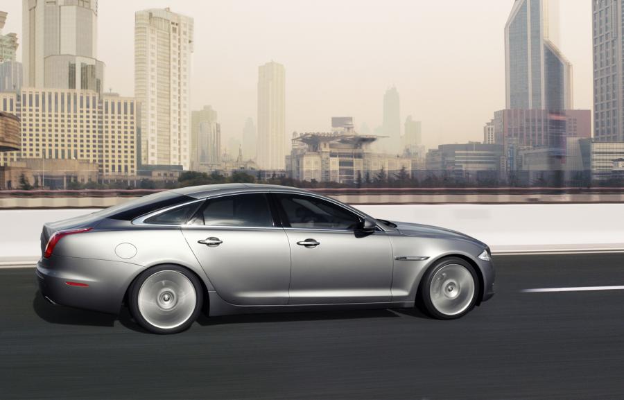  Jaguar XJ 2009 года  (фото 103 из 142)